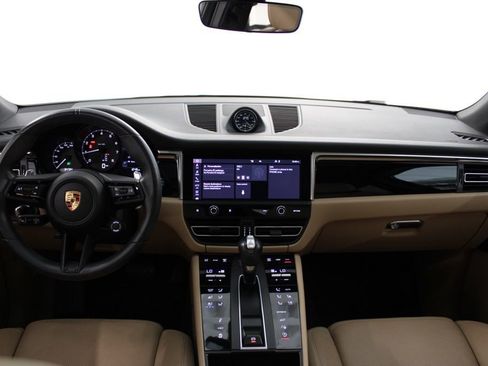 Certified 2023 Porsche Macan Turbo image 32