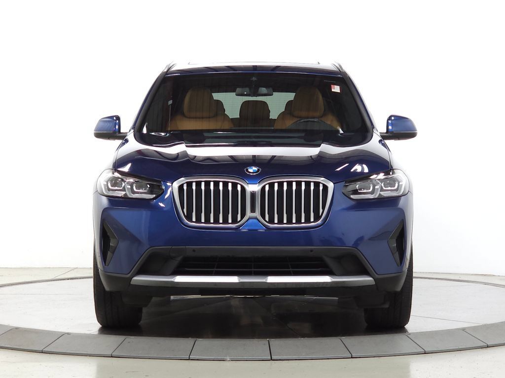 Used 2024 BMW X3 xDrive30i AWD/4WD image 2