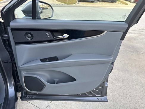 Used 2021 Lincoln Nautilus Reserve w/ Class II Trailer Tow Package image 15