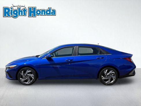 Used 2025 Hyundai Elantra SEL FWD image 4