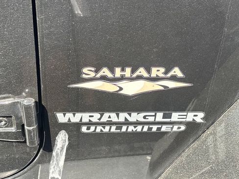 Used 2015 Jeep Wrangler Unlimited Sahara AWD/4WD image 5