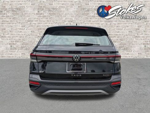 Certified 2025 Volkswagen Taos S AWD/4WD image 5