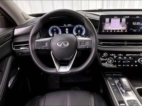 Certified 2025 INFINITI QX60 Luxe w/ Vision Package image 5