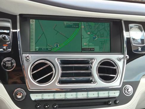 Used 2017 Rolls-Royce Wraith RWD image 27