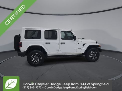 Certified 2025 Jeep Wrangler Sahara AWD/4WD image 16
