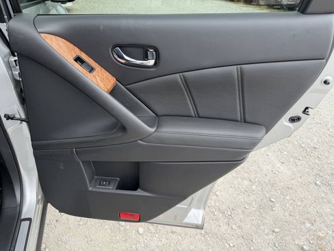 Used 2012 Nissan Murano LE AWD/4WD image 17