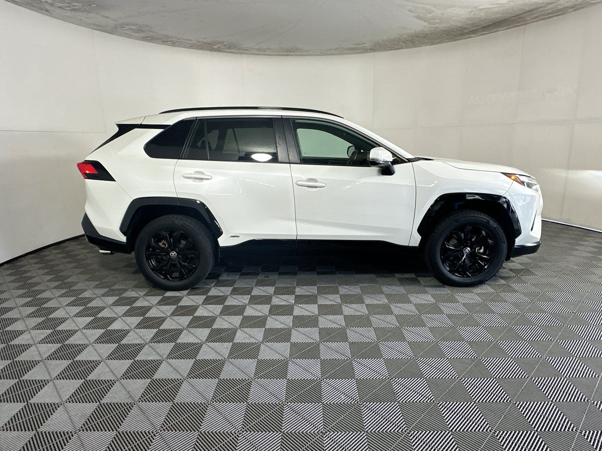 Certified 2022 Toyota RAV4 SE AWD/4WD image 2