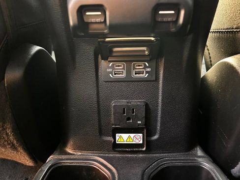 Used 2022 Jeep Gladiator Sport AWD/4WD image 27