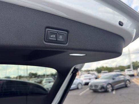Used 2025 Audi Q5 Prestige AWD/4WD image 9