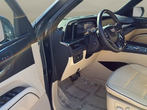 Used 2022 Cadillac Escalade Premium Luxury w/ Performance Package image 14