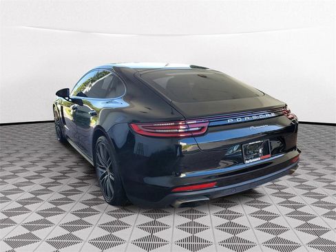 Used 2018 Porsche Panamera 4 image 3