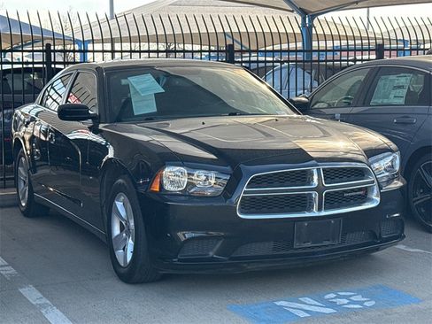 Used 2013 Dodge Charger SE w/ Connectivity Group image 3