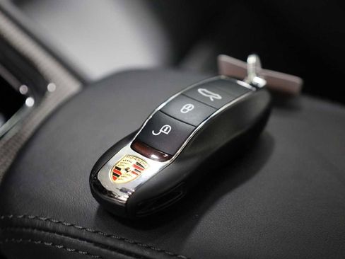 Used 2019 Porsche 911 Turbo image 42