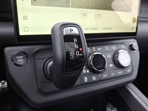 New 2026 Land Rover Defender 110 OCTA AWD/4WD image 11