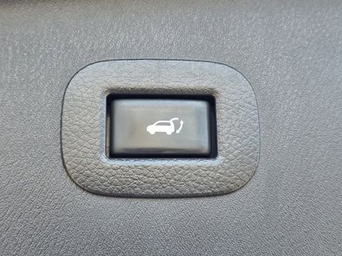 Used 2020 Nissan Armada Platinum w/ Interior Lighting Package image 11