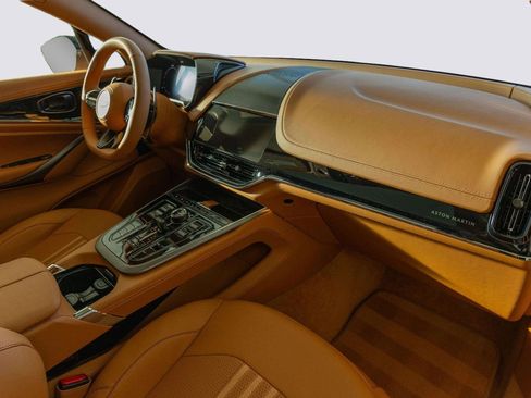 New 2026 Aston Martin DBX 707 image 32