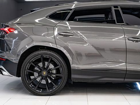 Used 2022 Lamborghini Urus AWD/4WD image 7