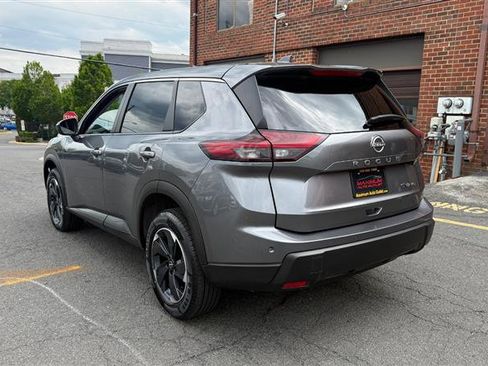 Used 2024 Nissan Rogue SV AWD/4WD image 11