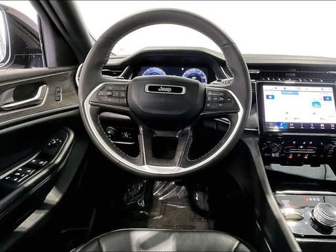 Used 2024 Jeep Grand Cherokee Limited AWD/4WD image 8