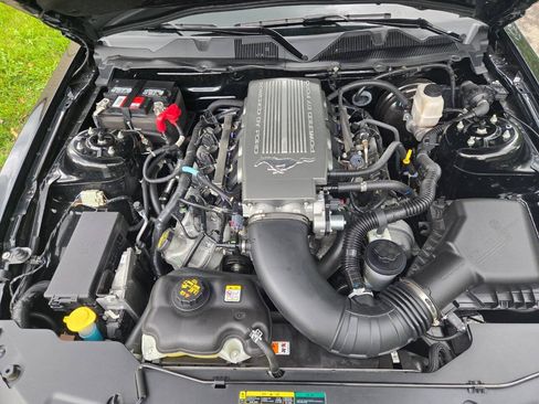Used 2010 Ford Mustang GT Premium RWD image 18