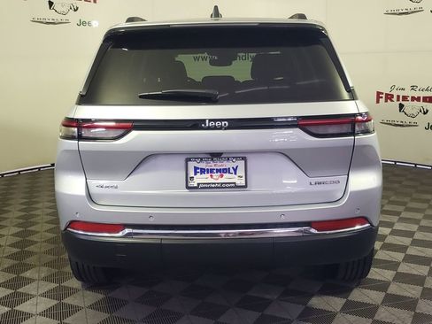 Used 2023 Jeep Grand Cherokee Laredo w/ Luxury Tech Group I AWD/4WD image 27