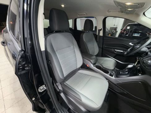Used 2016 Ford Escape SE w/ Equipment Group 201A AWD/4WD image 16