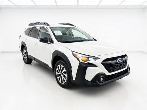 Used 2024 Subaru Outback Premium AWD/4WD image 3