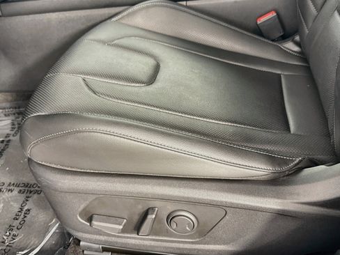 Used 2025 Hyundai Elantra Limited FWD image 22