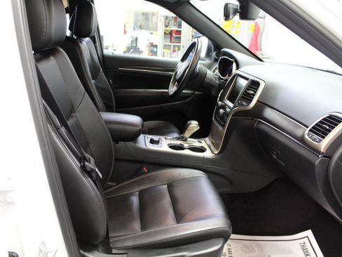 Used 2017 Jeep Grand Cherokee Limited AWD/4WD image 22