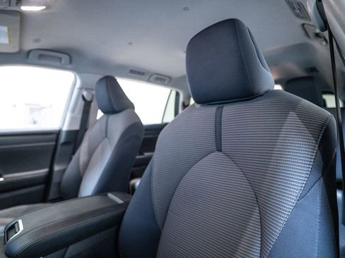 Certified 2024 Toyota Highlander LE image 6