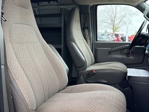 Used 2021 Chevrolet Express 2500 w/ Driver Convenience Package image 22