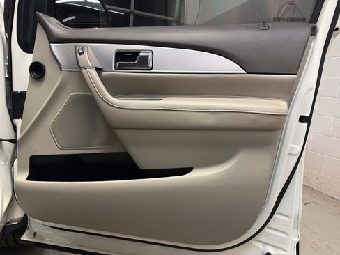 Used 2012 Lincoln MKX AWD image 20