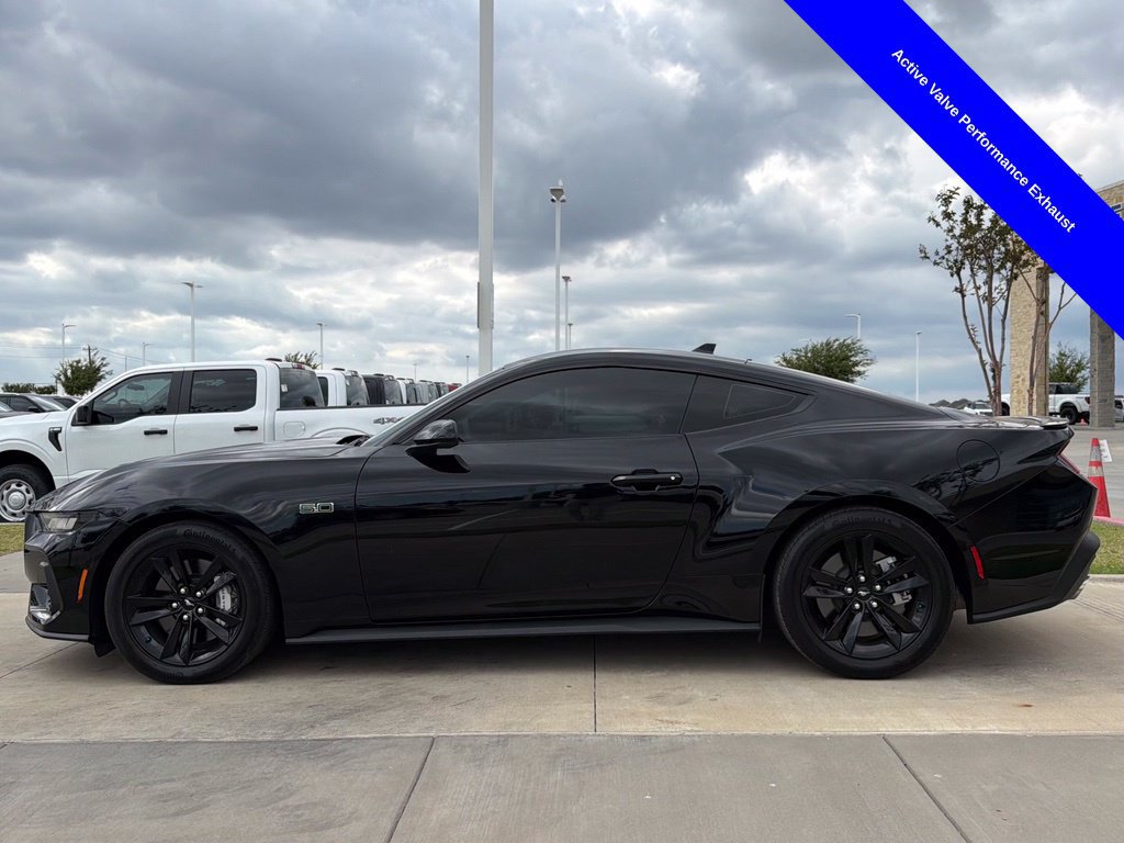 Used 2024 Ford Mustang GT RWD image 11