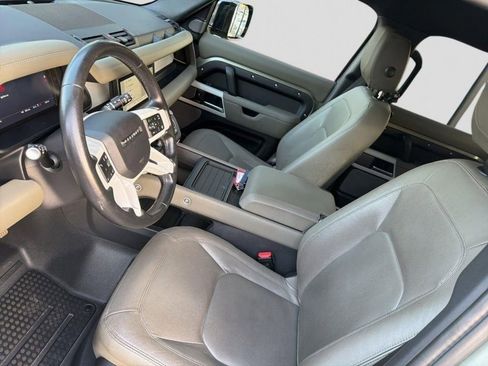 Used 2024 Land Rover Defender 110 S image 11