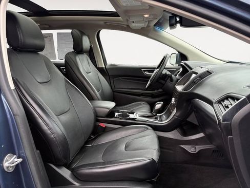 Used 2018 Ford Edge Titanium w/ Equipment Group 302A AWD/4WD image 15