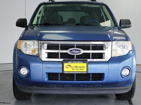 Used 2009 Ford Escape XLT image 2