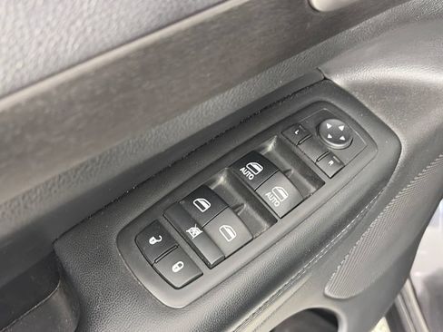 Used 2018 Jeep Grand Cherokee Altitude AWD/4WD image 25