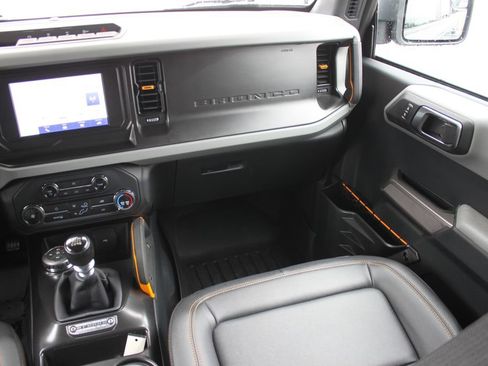 Used 2022 Ford Bronco Badlands AWD/4WD image 6