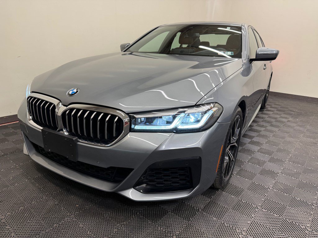 Used 2023 BMW 540i xDrive w/ M Sport Package AWD/4WD image 3