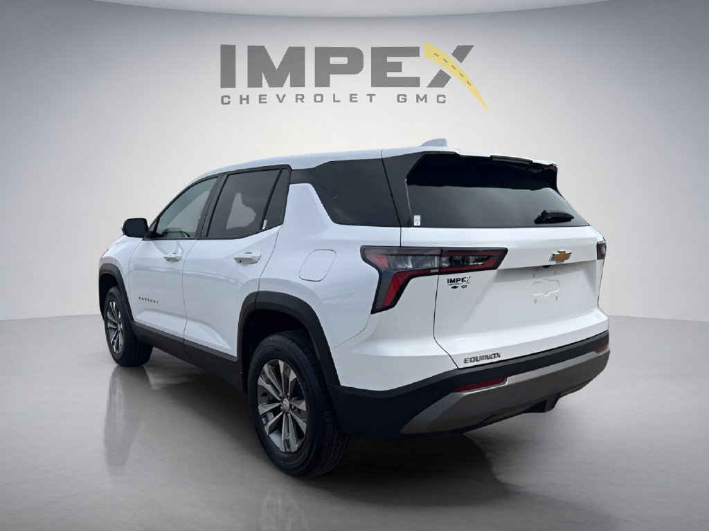 Used 2026 Chevrolet Equinox LT FWD image 3