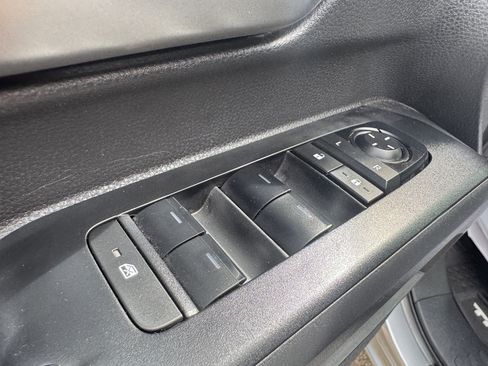 Certified 2024 Toyota Tacoma TRD Off-Road AWD/4WD image 10