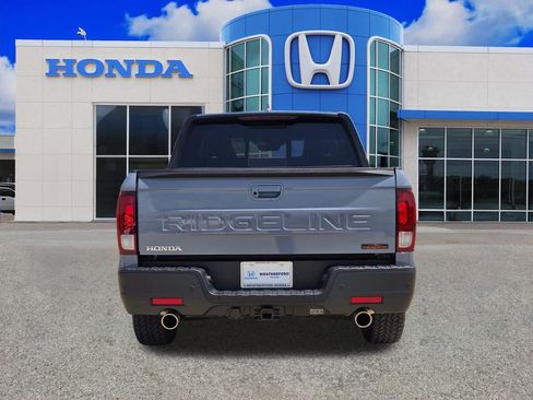 Used 2025 Honda Ridgeline TrailSport image 4