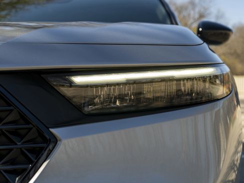 Used 2024 Honda Accord Sport image 11