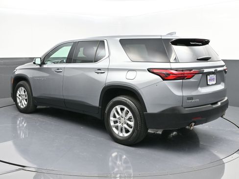 Used 2023 Chevrolet Traverse LS w/ Safety Package image 5