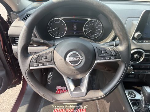 Used 2025 Nissan Sentra SV FWD image 11