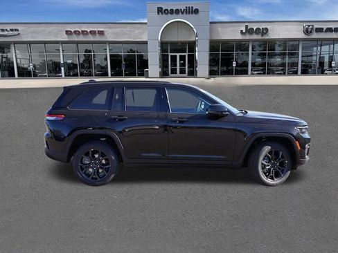 New 2025 Jeep Grand Cherokee Limited image 2