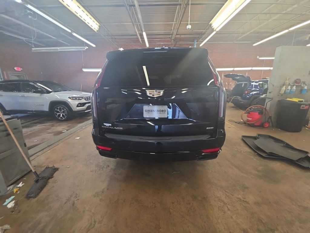 Used 2023 Cadillac Escalade Sport Platinum AWD/4WD image 6