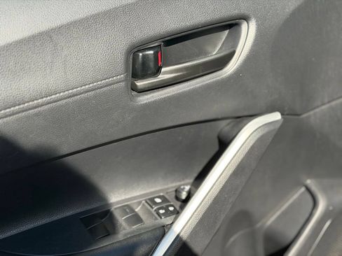Used 2025 Toyota Corolla Cross LE FWD image 16