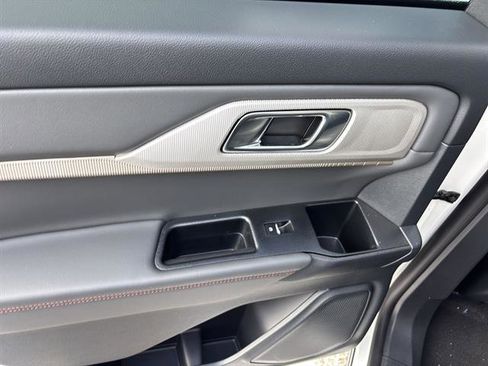 New 2026 Ford Explorer Active image 16