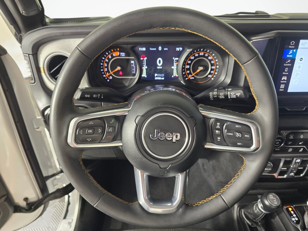 Used 2025 Jeep Wrangler Unlimited Sahara AWD/4WD image 14